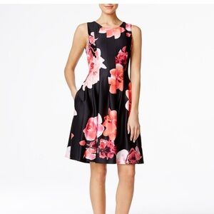 Calvin Klein Fit-n-Flare Scuba dress black floral. Size 4 petite